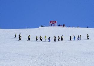 韩国龙平冬季滑雪场