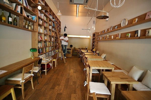 韩国首尔艺术书店--1974 Way Home图书咖啡馆
