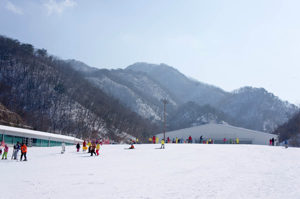  江原道龙平滑雪场