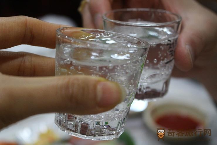 【江原道美食】新鲜美味的生鱼片和辣鱼汤   探访鹭粱津水产市场“江陵水产”