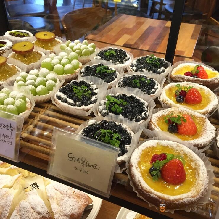 店铺二：Maison de Petit Four（메종드쁘띠푸르）